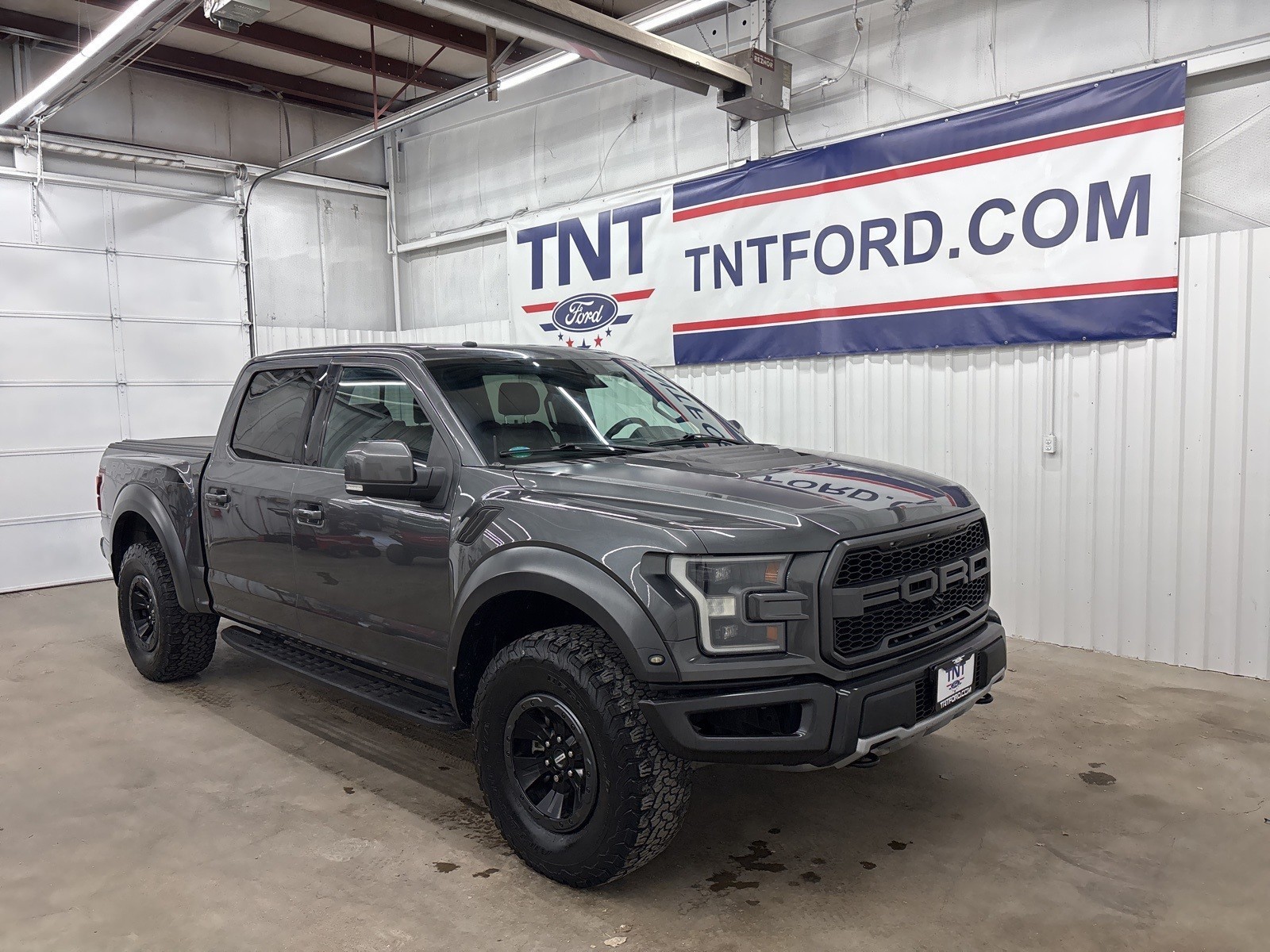 2018 Ford F-150 Raptor photo 2