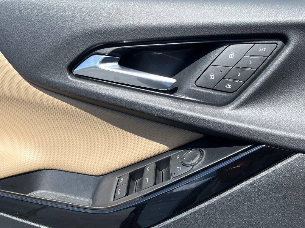 2026 Chevrolet Equinox ACTIV photo 8