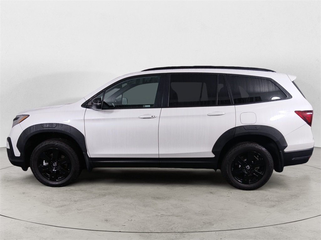 2022 Honda Pilot TrailSport photo 2
