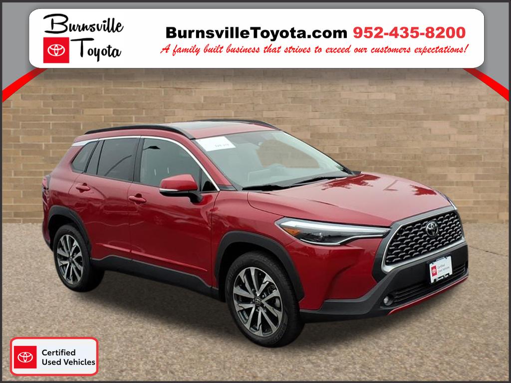 2023 Toyota Corolla Cross XLE's photo