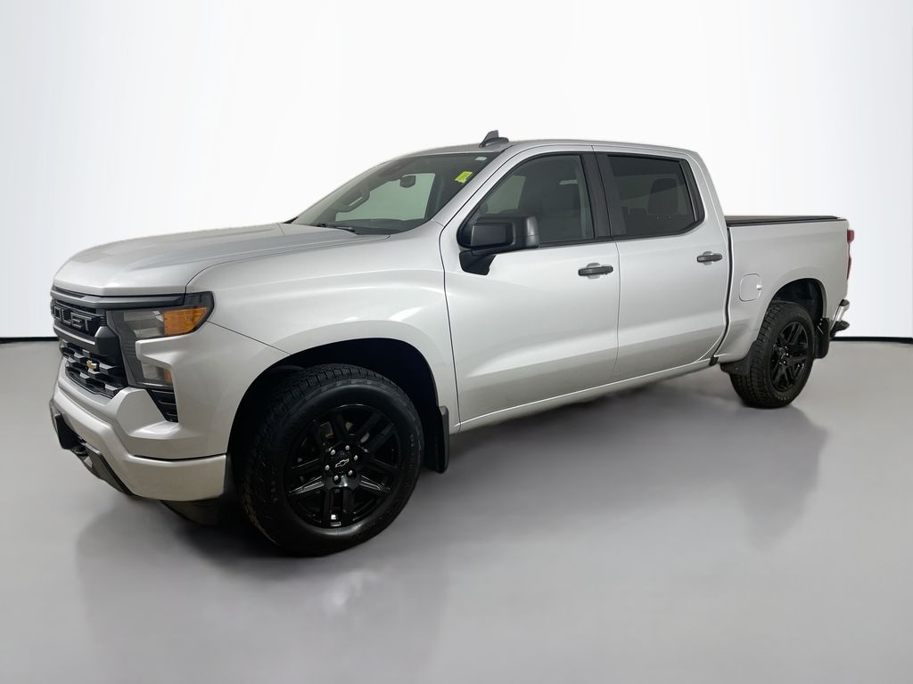 2022 Chevrolet Silverado 1500 Custom photo 2