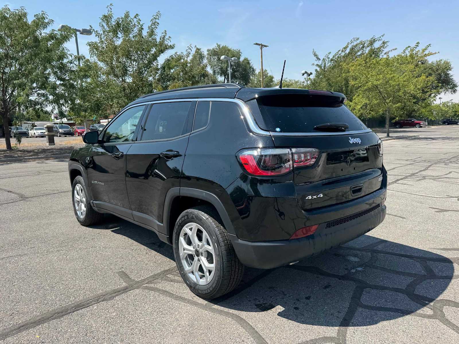 2025 Jeep Compass Latitude photo 3