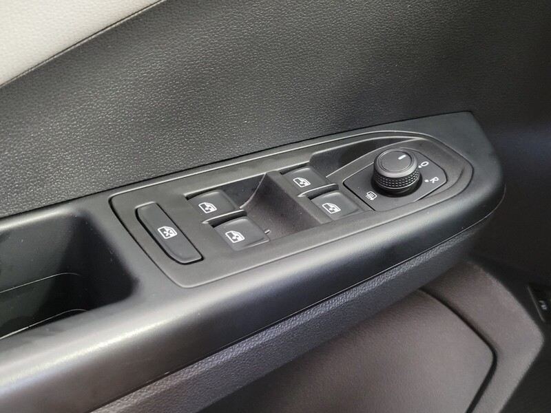 2023 Volkswagen Taos SE photo 34