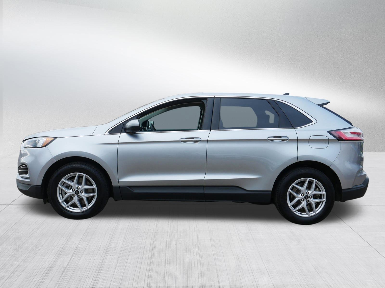 2024 Ford Edge SEL photo 4