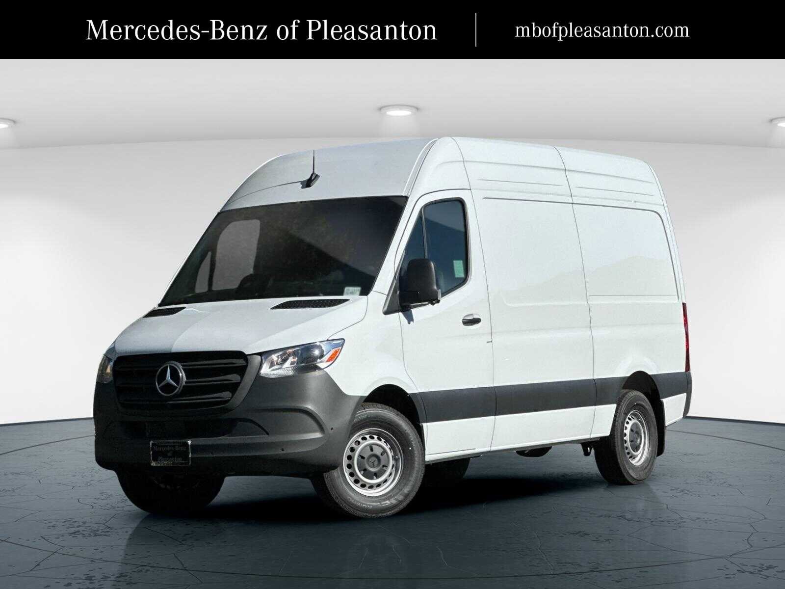 2025 Mercedes-Benz Sprinter Cargo Van Base's photo