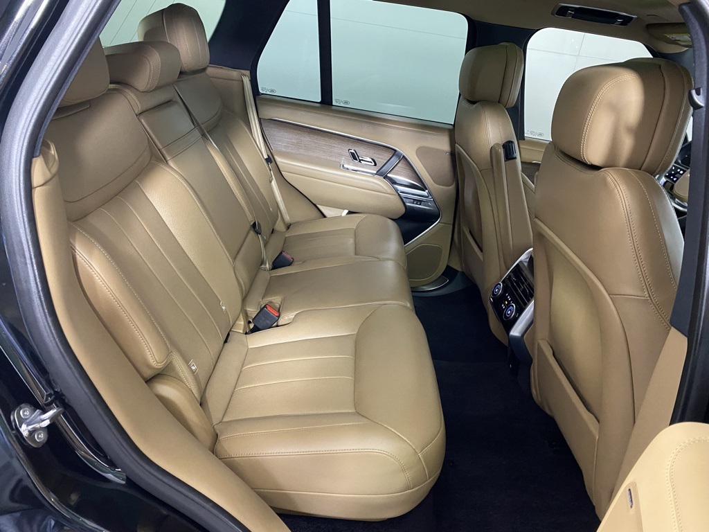 2024 Land Rover Range Rover SE photo 28