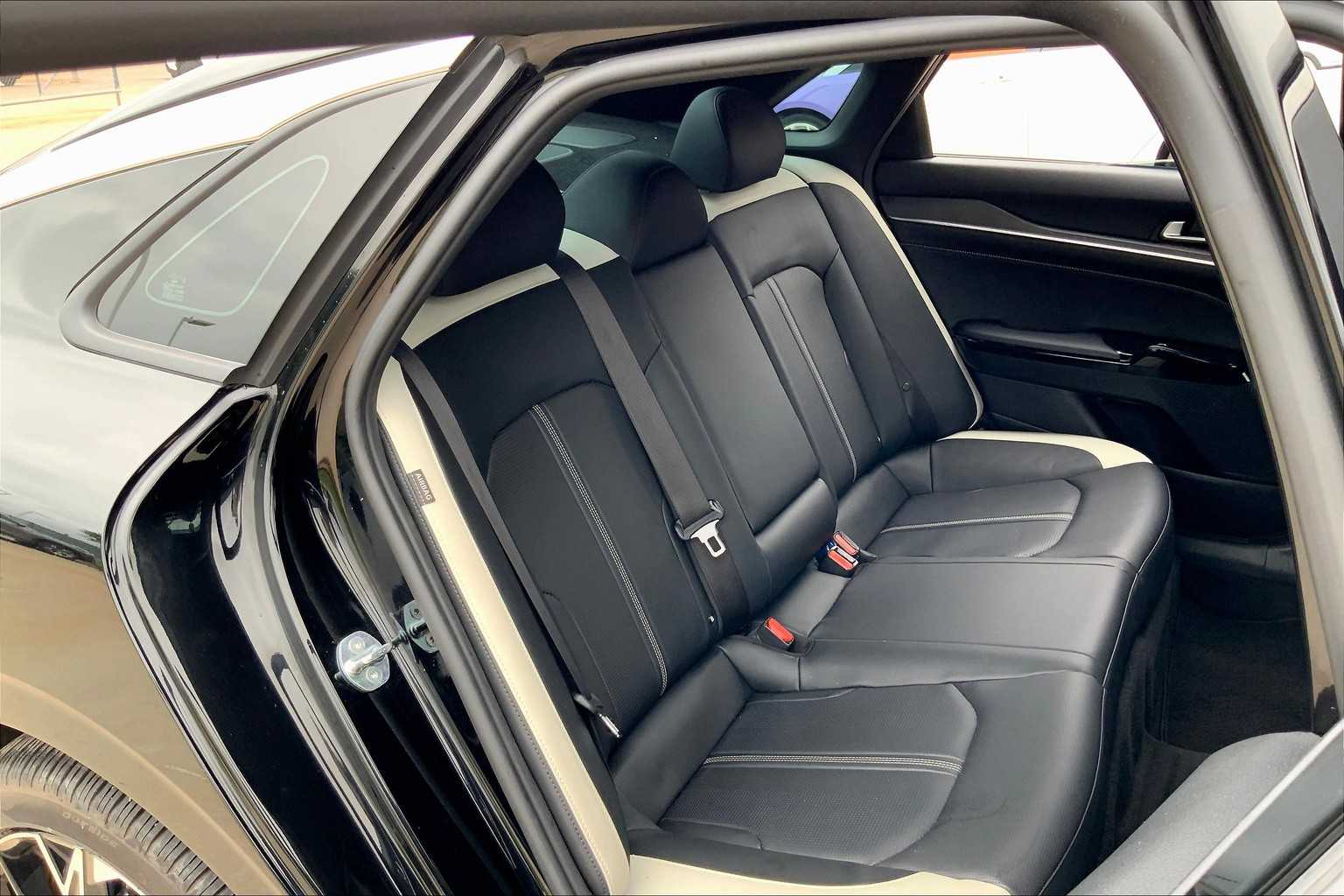 2025 Kia K5 GT-Line photo 18
