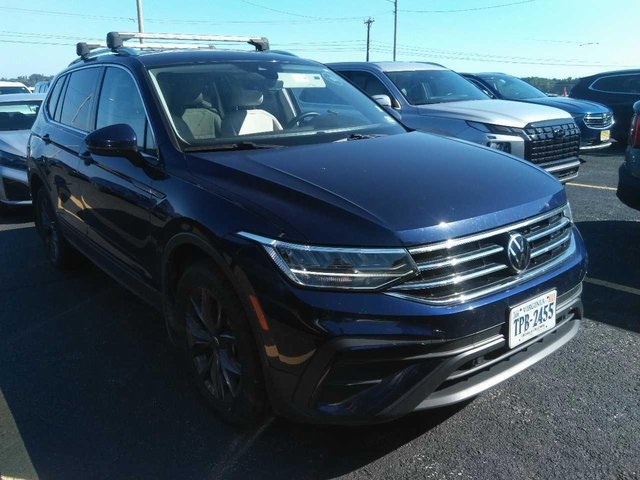 2023 Volkswagen Tiguan SE photo 3