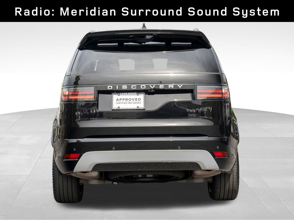 2024 Land Rover Discovery Metropolitan Edition photo 3