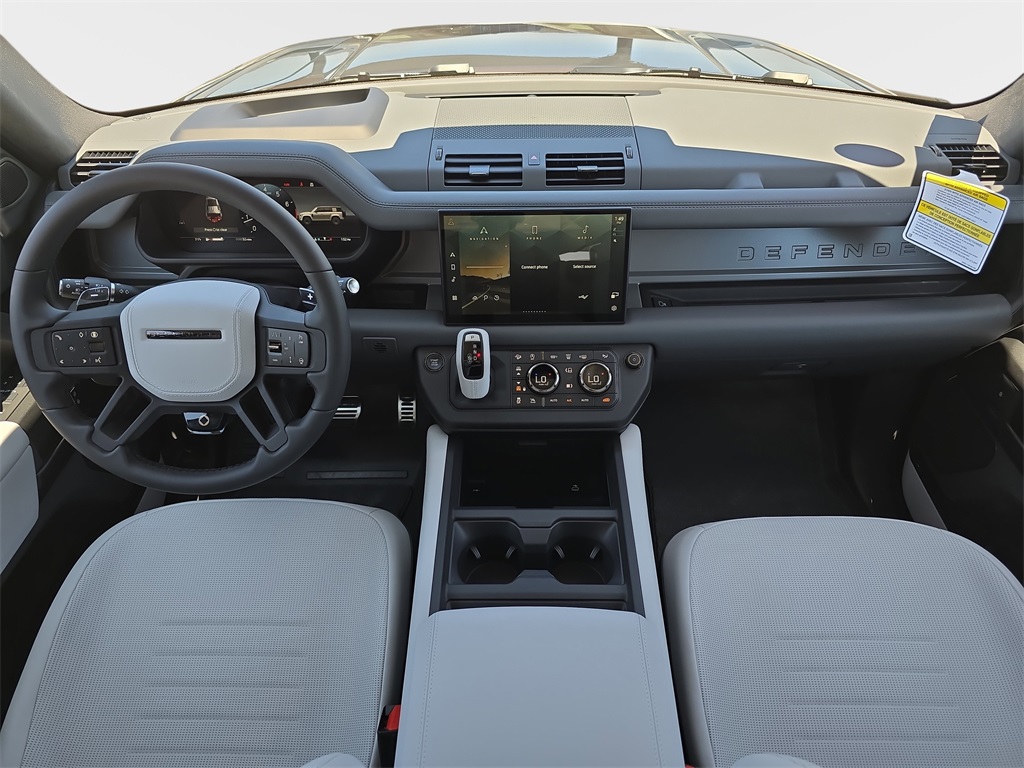 2025 Land Rover Defender 110 V8 photo 9