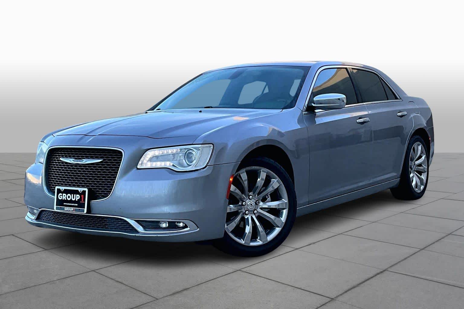 2017 Chrysler 300 C's photo