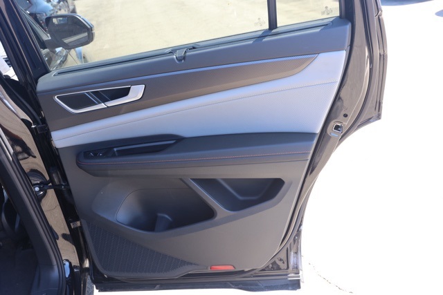2024 Volkswagen Atlas Peak Edition SEL photo 17