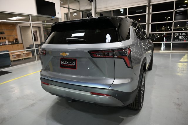 2026 Chevrolet Equinox LT photo 4