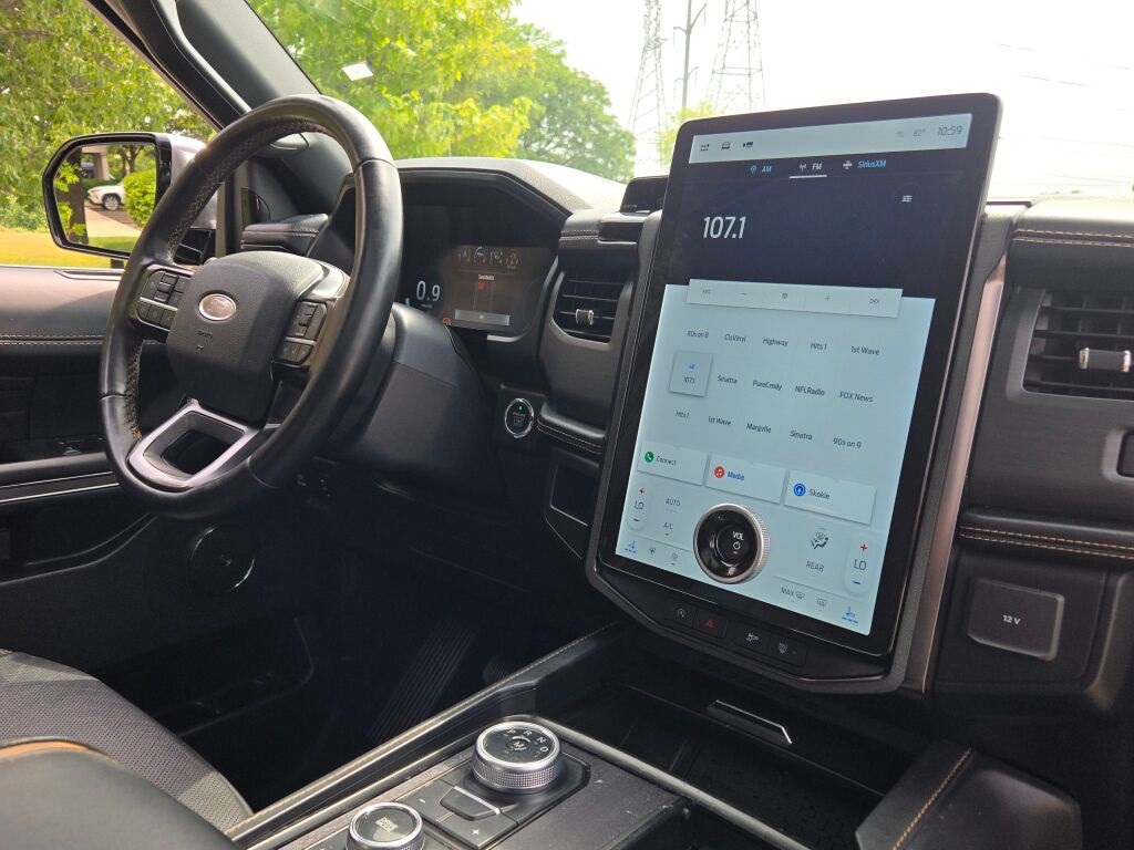 2023 Ford Expedition Platinum photo 8