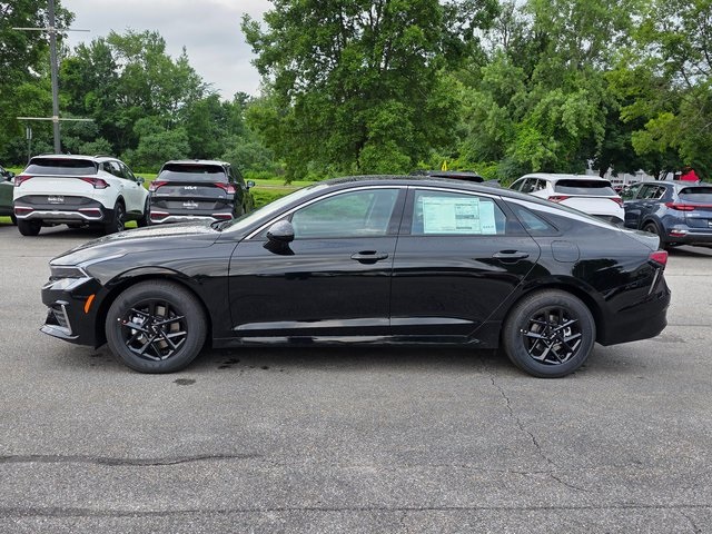 2025 Kia K5 LXS photo 4