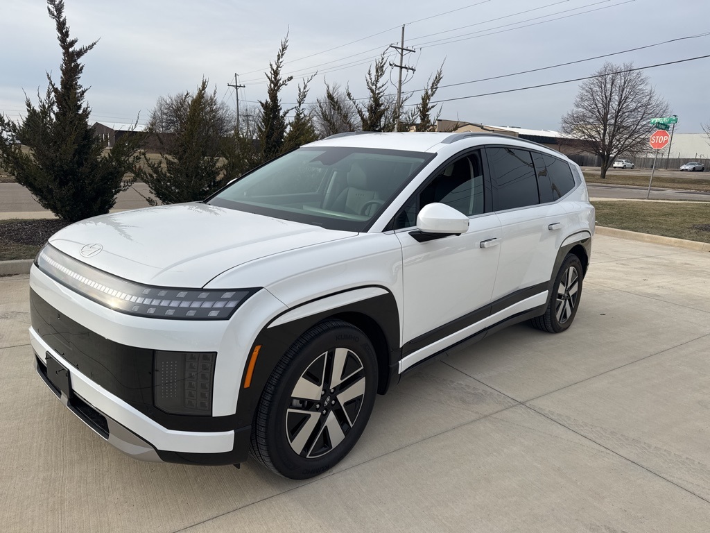 2026 Hyundai IONIQ 9 SEL's photo