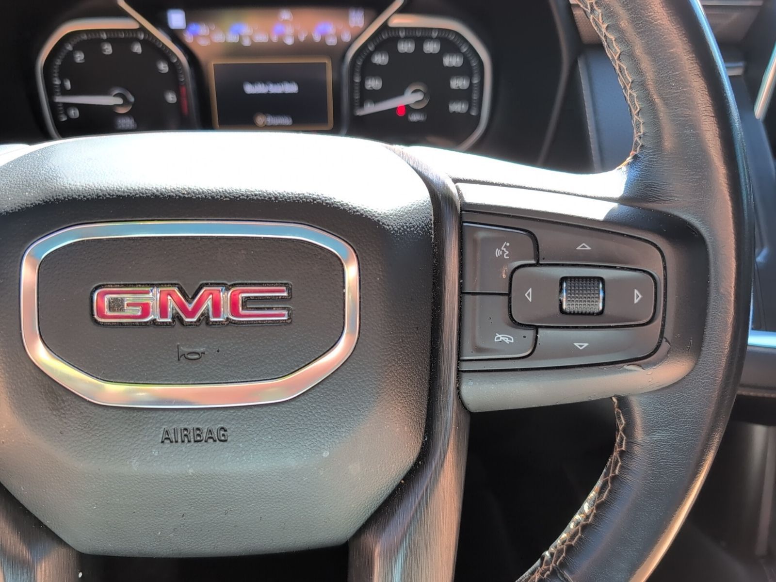 2021 Gmc Yukon XL AT4 photo 4