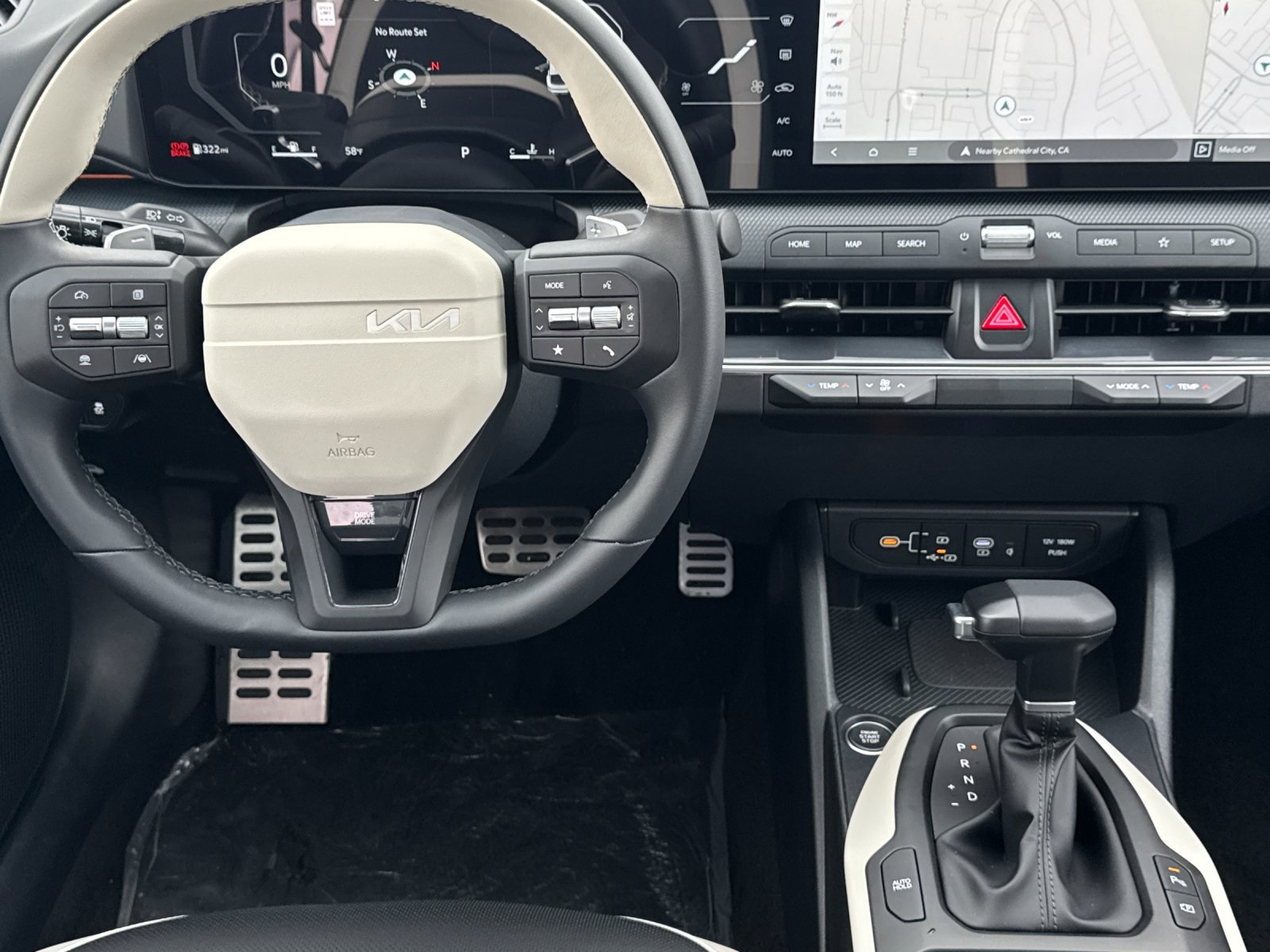 2025 Kia K4 GT-Line Turbo photo 14