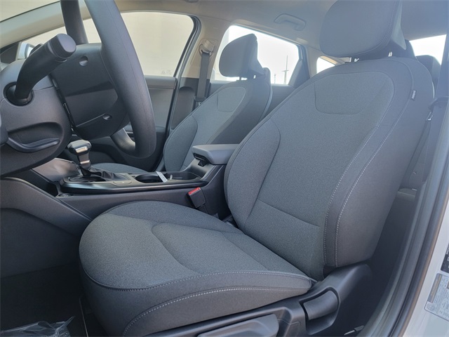 2025 Kia K4 LX photo 9