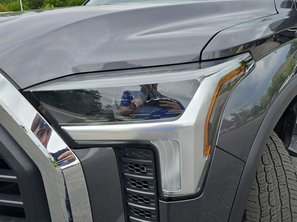 2022 Toyota Tundra SR5 photo 27