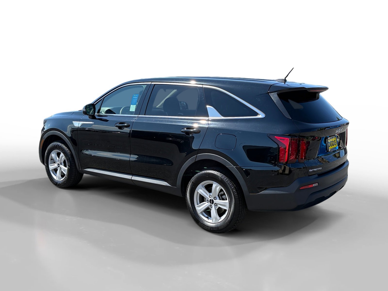 2023 Kia Sorento LX photo 3