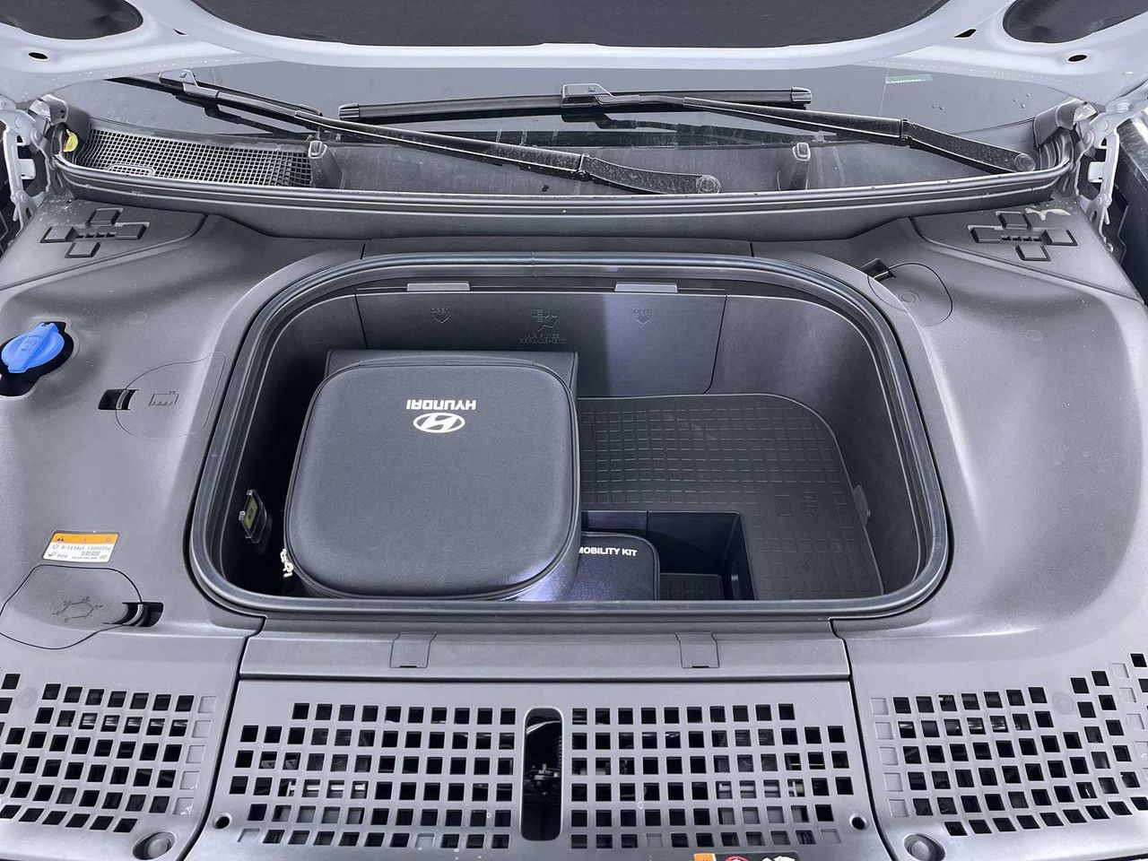 2026 Hyundai Ioniq SEL photo 10