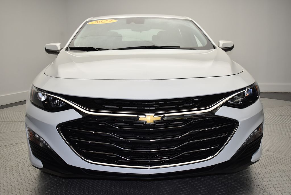 2023 Chevrolet Malibu 1LT photo 2