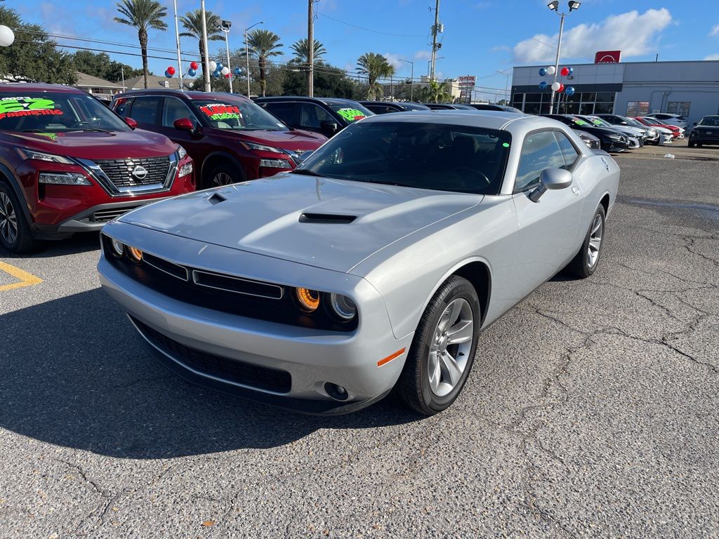 2021 Dodge Challenger SXT's photo
