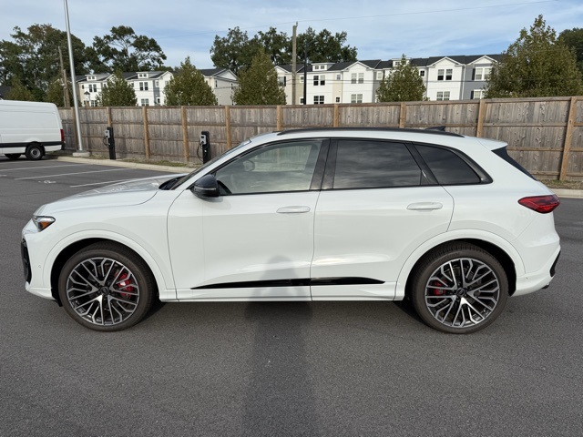 2025 Audi SQ5 Premium Plus photo 2