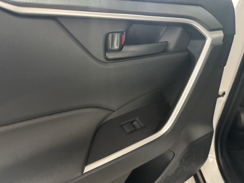 2025 Toyota RAV4 LE photo 19
