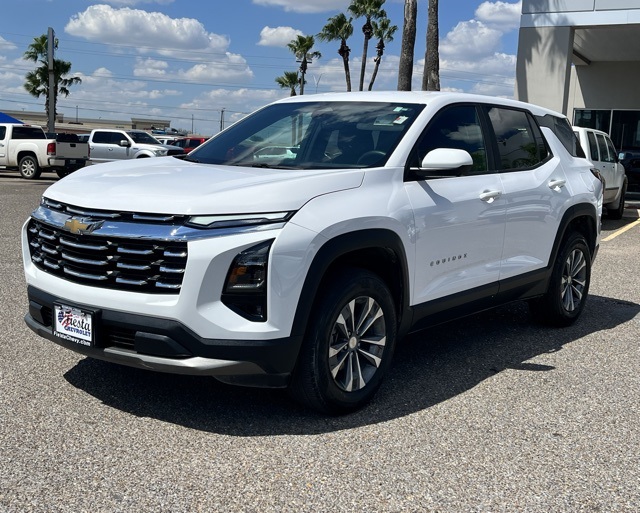 2025 Chevrolet Equinox LT photo 2