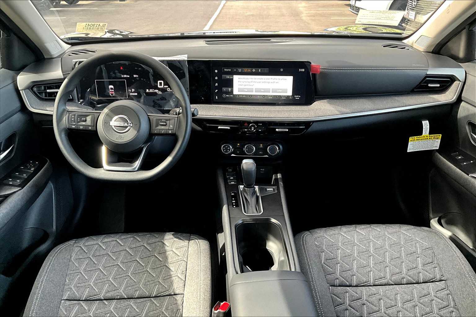2025 Nissan Kicks SV photo 4