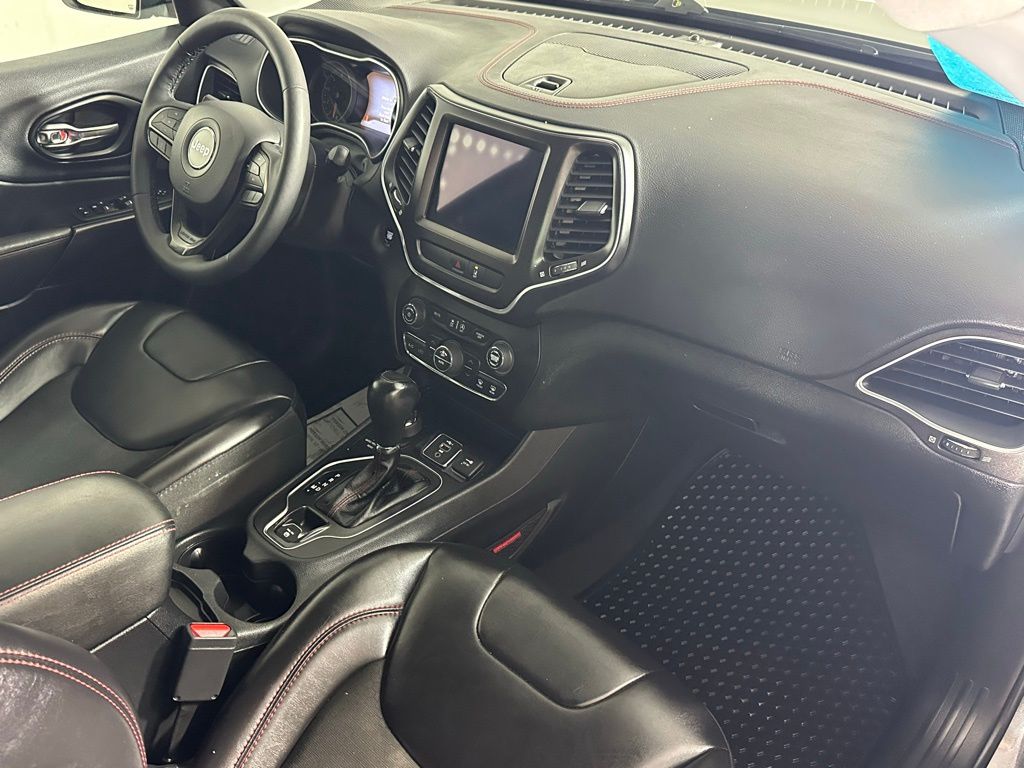 2022 Jeep Cherokee Trailhawk photo 25