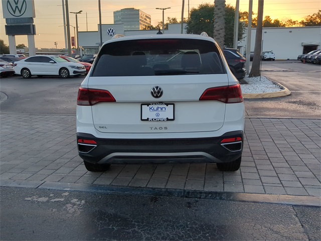 2022 Volkswagen Taos SEL photo 4