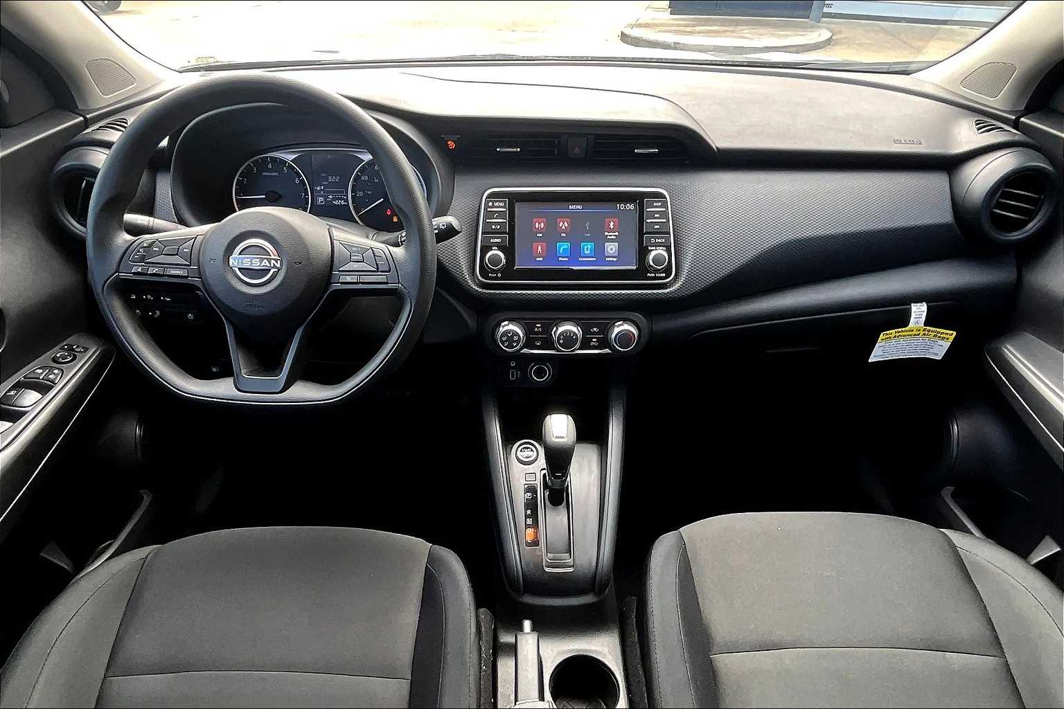 2024 Nissan Kicks S photo 13