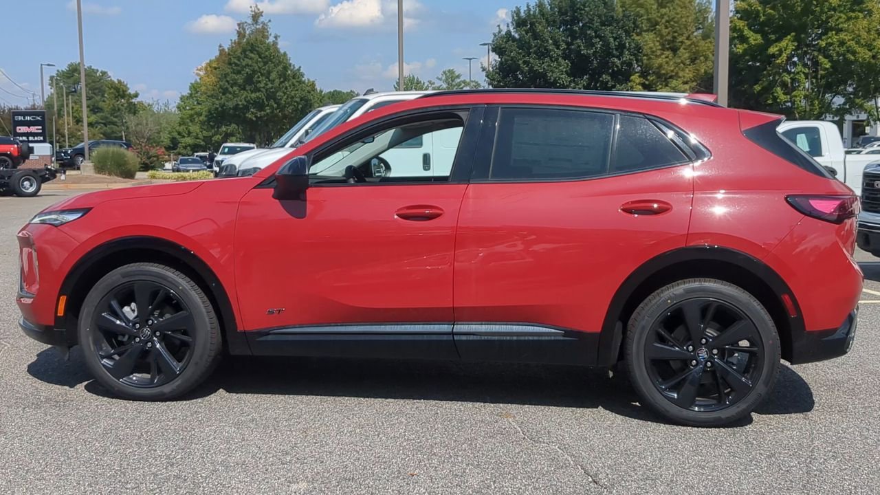 2025 Buick Envision Sport Touring photo 5