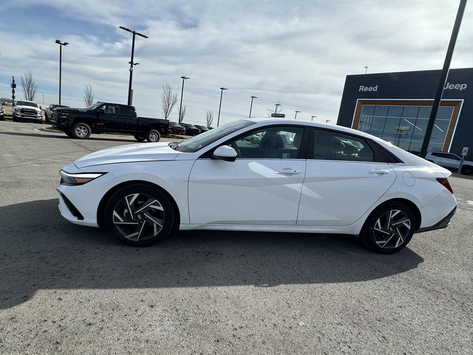 Certified 2025 Hyundai Elantra SEL with VIN KMHLS4DG6SU880408 for sale in Kansas City