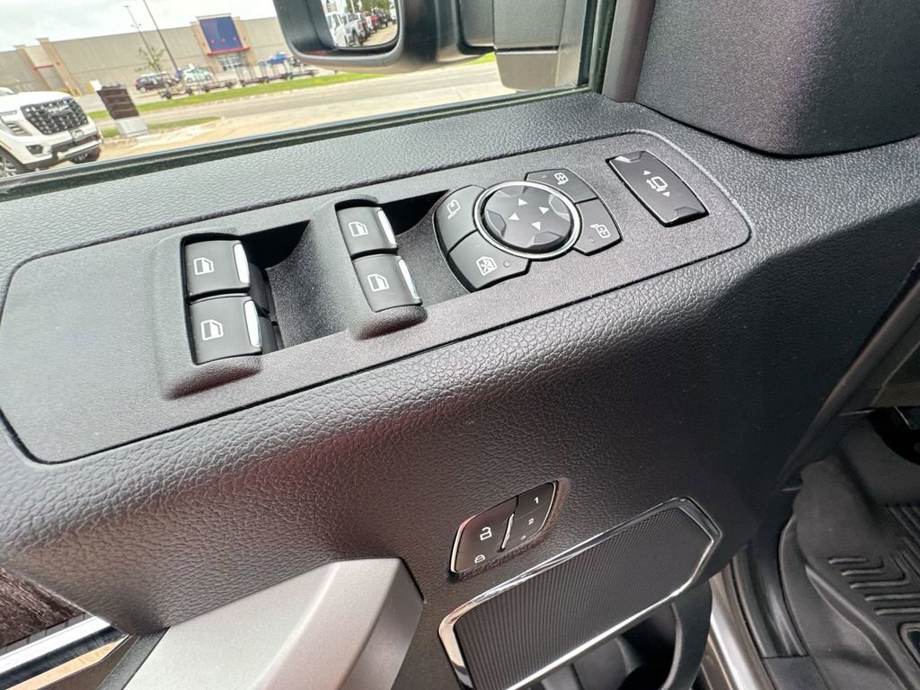 2019 Ford F-250 Lariat photo 21