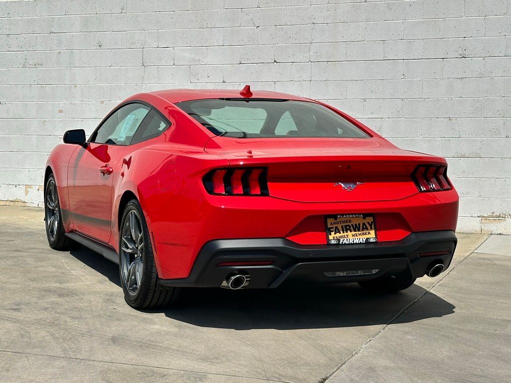 2025 Ford Mustang EcoBoost photo 4