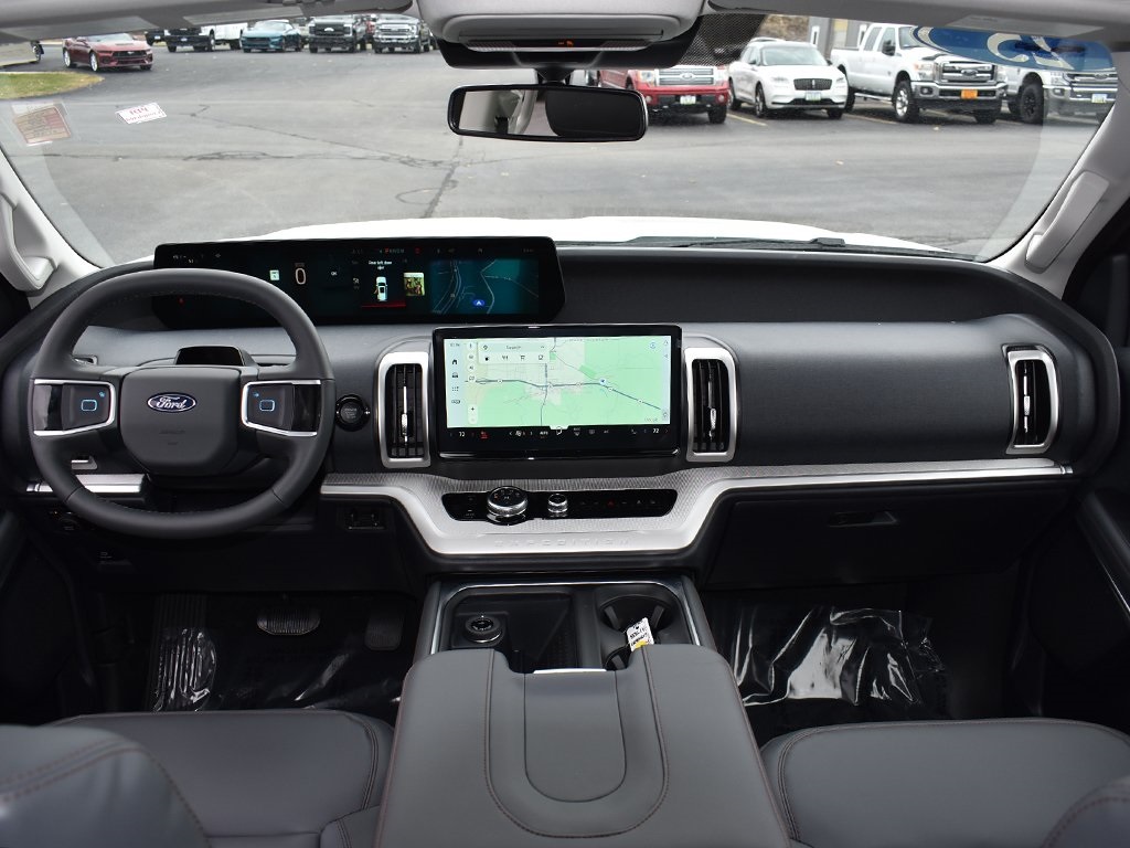 2025 Ford Expedition MAX photo 4