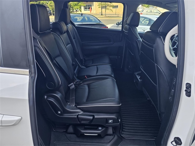 2025 Honda Odyssey Touring photo 11