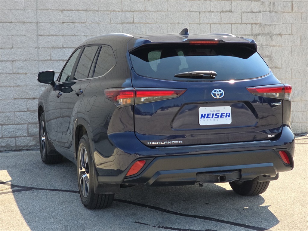 2024 Toyota Highlander Hybrid XLE photo 11