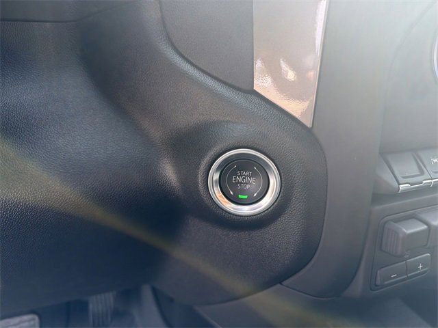 2025 Chevrolet Silverado 1500 Custom photo 3