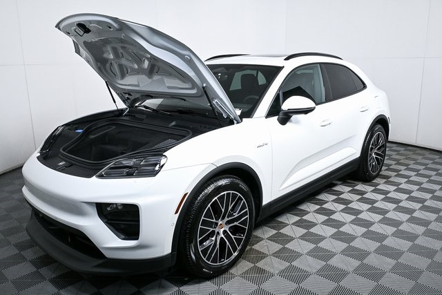 2025 Porsche Macan Electric photo 28
