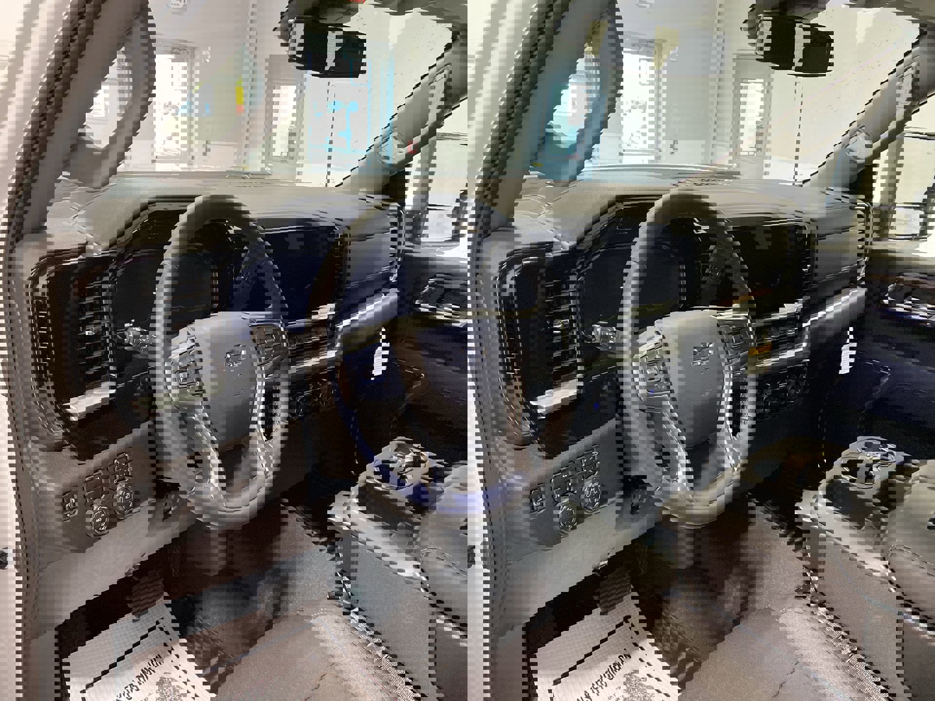 2025 Chevrolet Silverado 2500HD LT photo 9