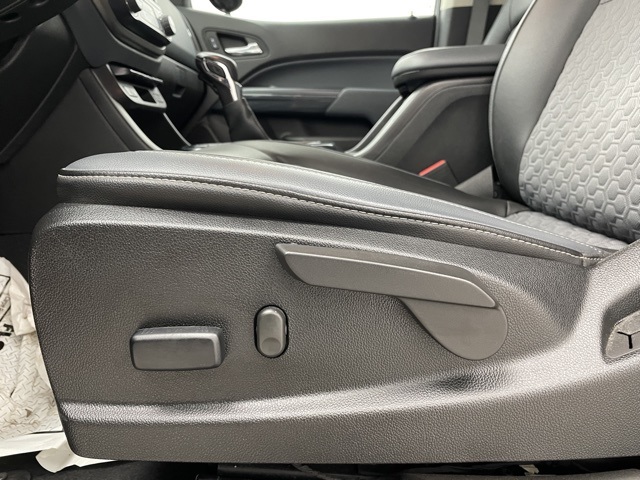 2022 Chevrolet Colorado Z71 photo 3