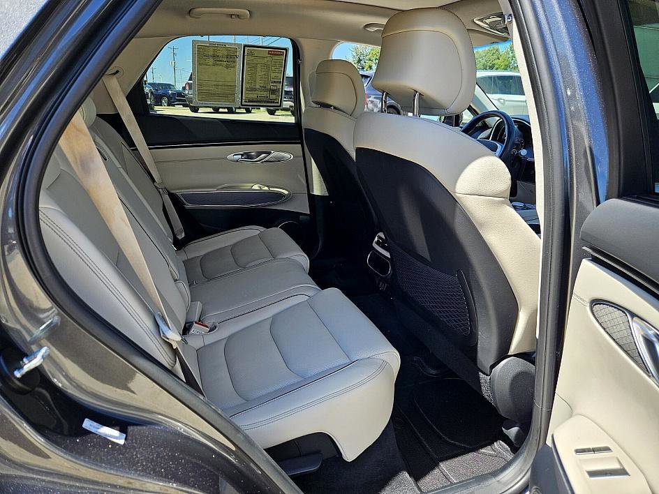 2023 Genesis GV70 2.5T photo 14
