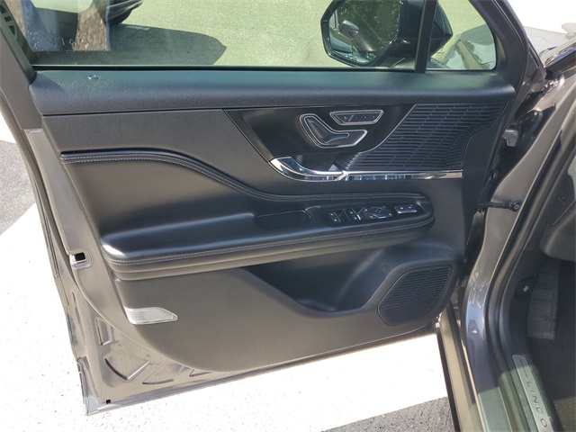2021 Lincoln Corsair Standard photo 9