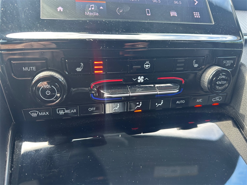 2024 Jeep Grand Cherokee Altitude photo 18