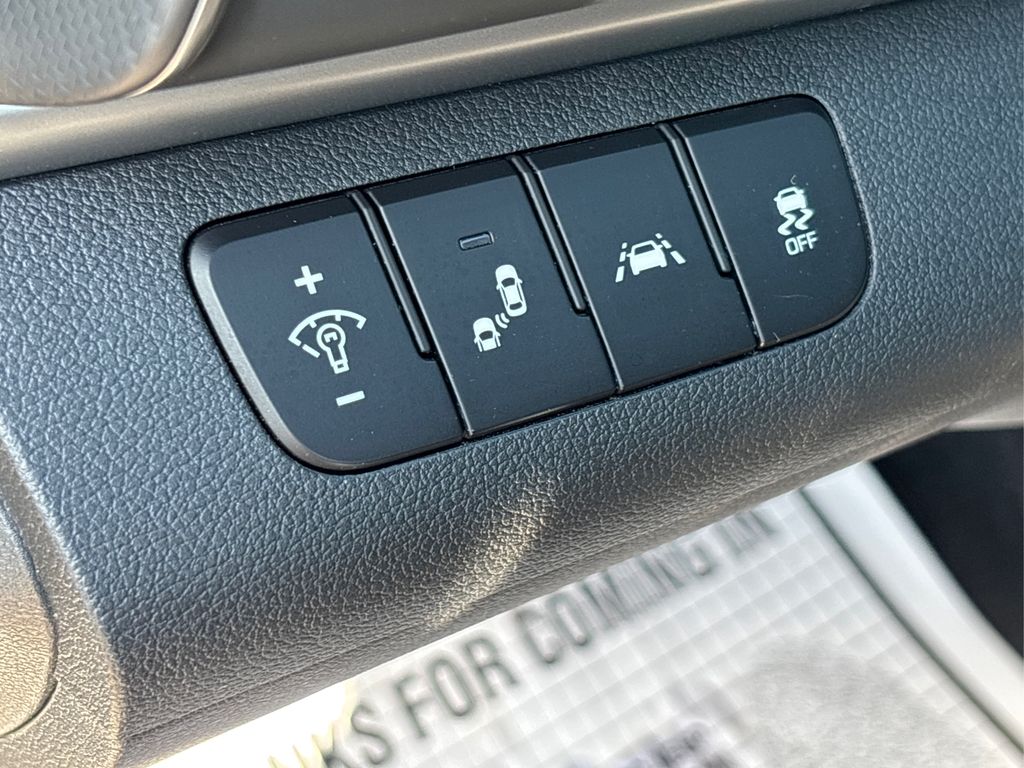 2020 Hyundai Elantra Value Edition photo 29